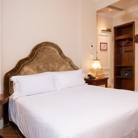 Ebel Boutique Hotel Tirana Extérieur photo
