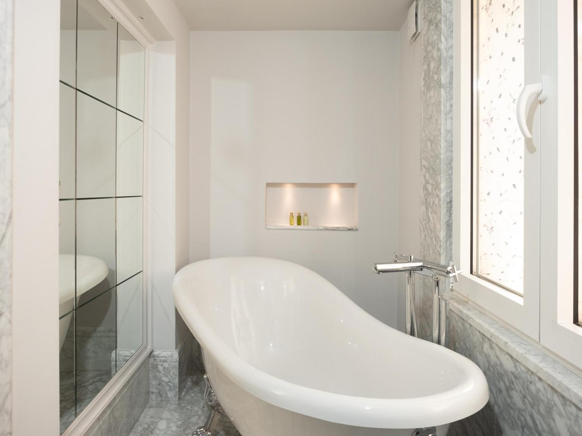 Ebel Boutique Hotel Tirana Extérieur photo
