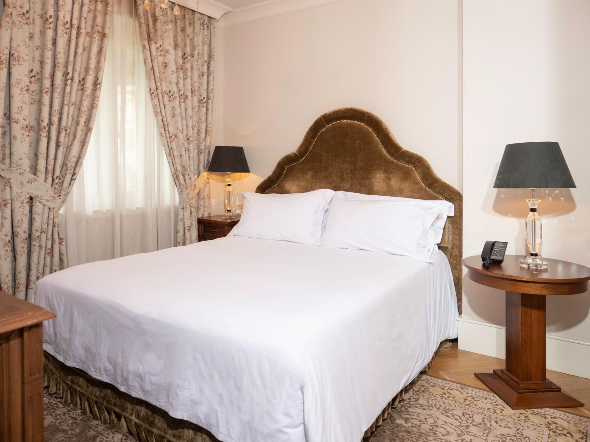 Ebel Boutique Hotel Tirana Extérieur photo