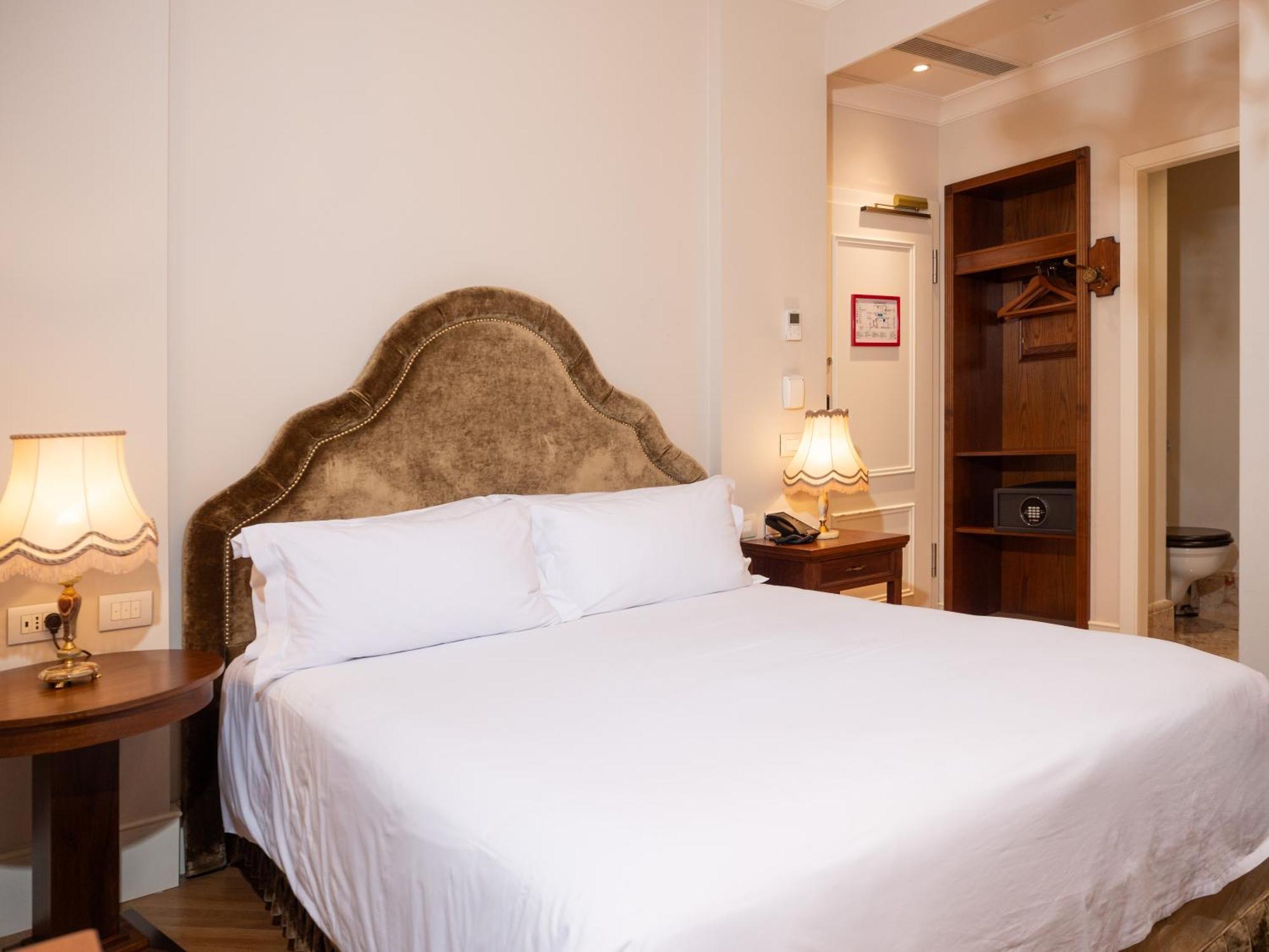 Ebel Boutique Hotel Tirana Extérieur photo