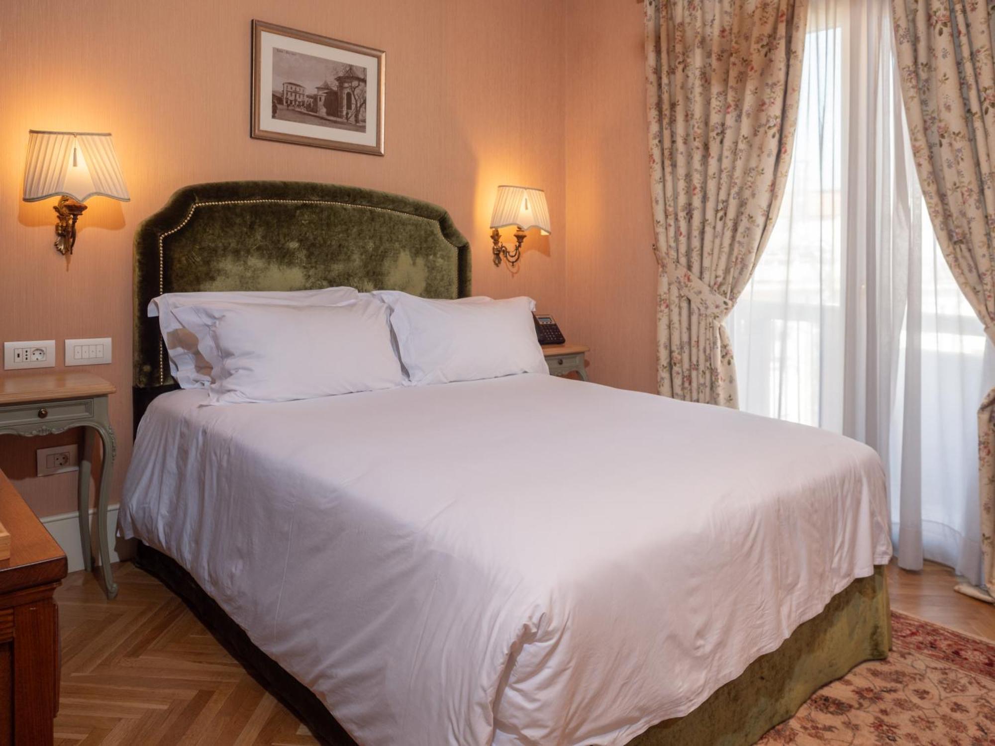 Ebel Boutique Hotel Tirana Extérieur photo