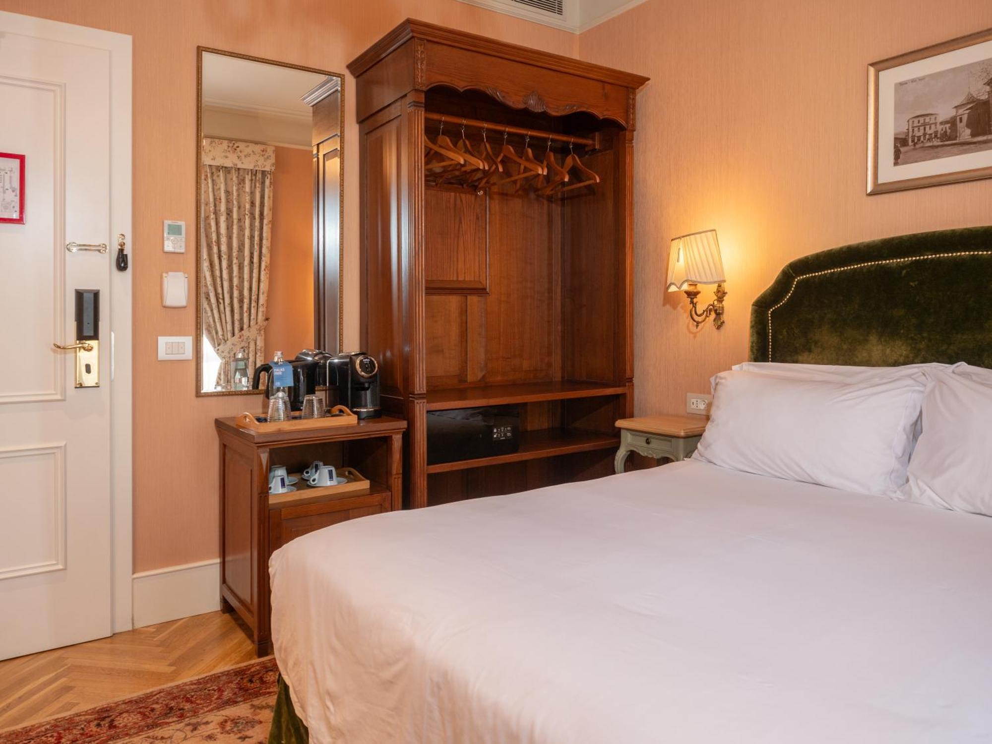 Ebel Boutique Hotel Tirana Extérieur photo